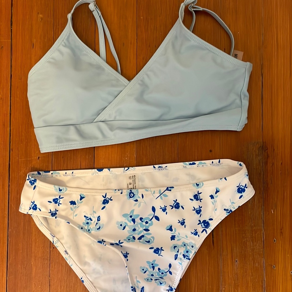 Shein flower bikini, never worn